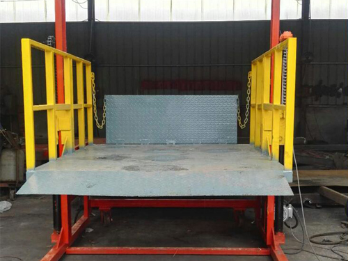 1597374097132900.jpg 登車橋(qiáo)生産廠家(jia)