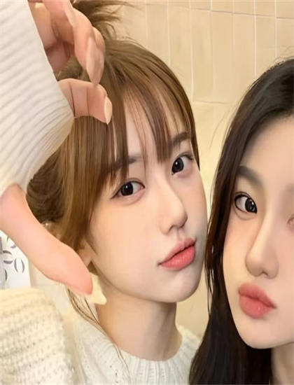 《女皇之刃：无限》社会批判视角：现实问题与批判意识分析